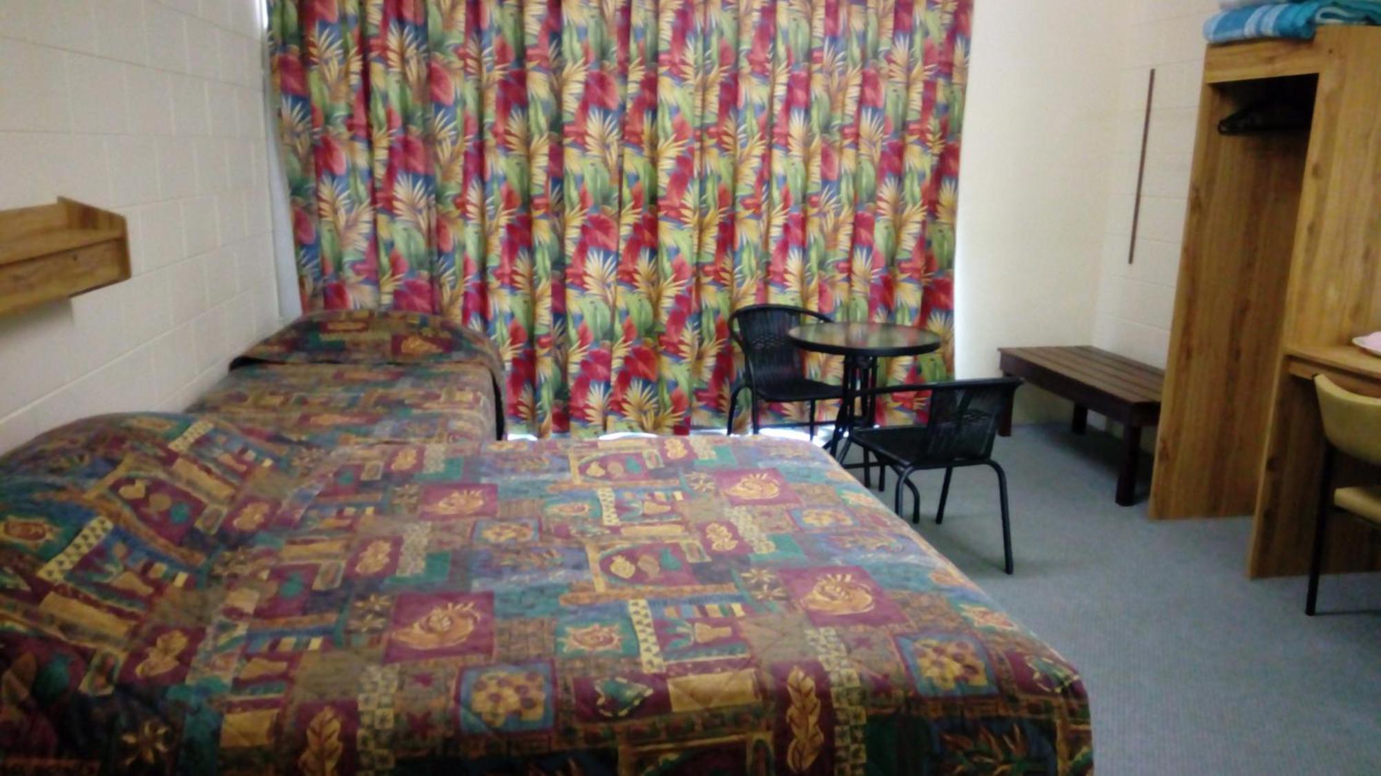 The Islands Inn Motel แอร์ลีบีช ภายนอก รูปภาพ